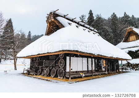 Former Tomita family home in snow-covered Hida village, Gifu Former Tomita family home in snow-covered Hida village, Gifu 132726708