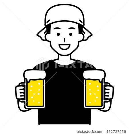 一位居酒屋男服務生端著生啤 132727256