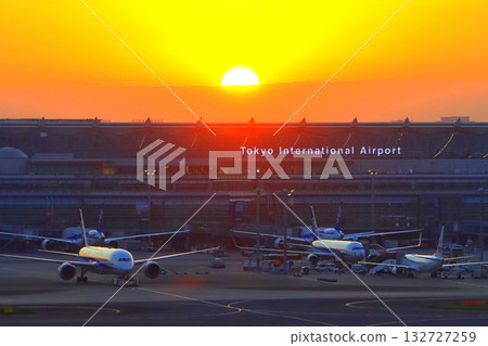 羽田機場（3號航廈）日落時的景色 132727259