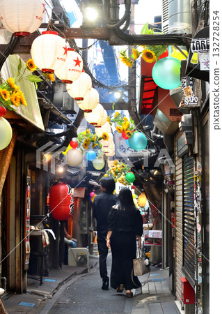 A view of Shinjuku Omoide Yokocho on a certain day A view of Shinjuku Omoide Yokocho on a certain day 132728254