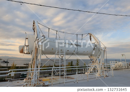 Lifeboat 132731645