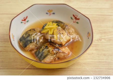 Deep-fried mackerel in thick sauce 132734906