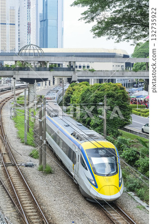 從吉隆坡車站出發的特快列車 從吉隆坡車站出發的特快列車 132735922