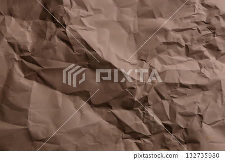 起皺的棕色紙 起皺的棕色紙 132735980