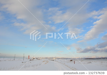 冬天的石狩燈塔 132737639