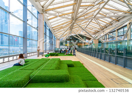 [Tokyo] Takanawa Gateway Station: Impressive with its stylish interior 132740536