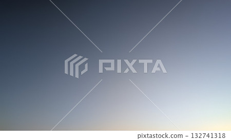 The Serene Horizon at Dusk An Exquisite Tranquil Sky Provides a Beautiful View of Nature 132741318