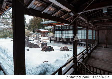 高野山：冬季金剛峰寺的磐龍庭園 132746984