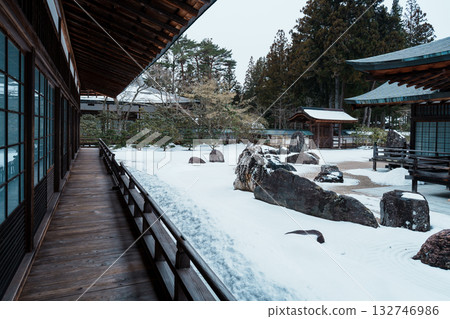 高野山：冬季金剛峰寺的磐龍庭園 132746986