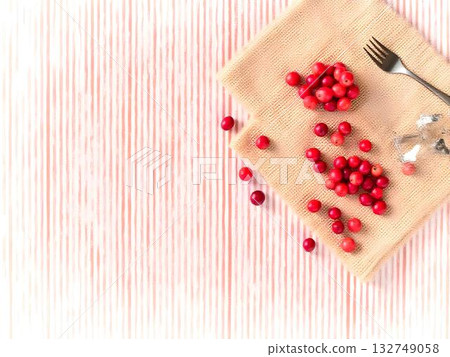 AI generated warm cozy thanksgiving arrangement with cranberries and autumn details 132749058