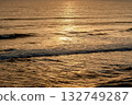 The beautiful shape of the golden ocean [with sunrise sunlight] 132749287