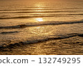 The beautiful shape of the golden ocean [with sunrise sunlight] 132749295
