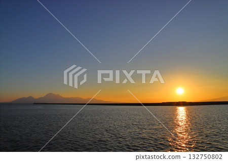 長洲港的日落海景 132750802