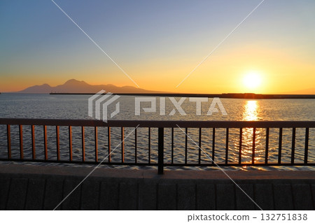 Sunset seen from Nagasu Port Fence Sunset seen from Nagasu Port Fence 132751838