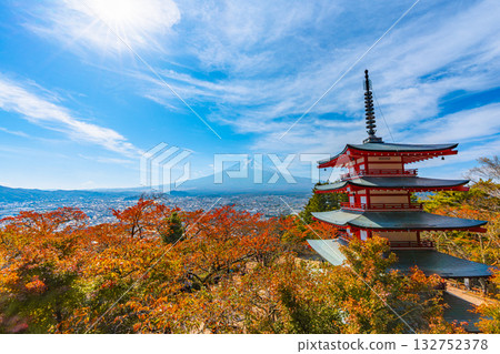 Arakurayama Sengen Park in autumn, five-storied pagoda and Mt. Fuji, Japan 132752378