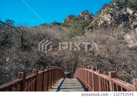 Wooden bridge and rocky stairs in Seoraksan National Park, Sokcho, South Korea Wooden bridge and rocky stairs in Seoraksan National Park, Sokcho, South Korea 132753545