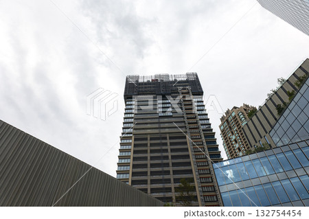 大阪/興建中高層建築(攝於2024年9月) 大阪/興建中高層建築(攝於2024年9月) 132754454