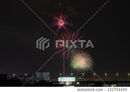 濱松市平口八幡神社祭：煙火表演與新東名高速公路（靜岡縣） 132754489