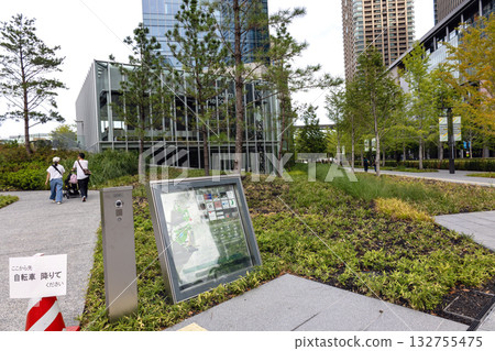 VS. 與大阪梅田的摩天大樓（攝於2024年9月） 132755475