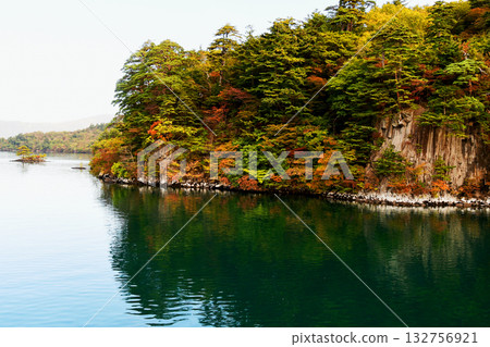 Aomori Prefecture, Lake Towada, Nakayama Peninsula, Lake Saiko, Autumn foliage at Roppo-iwa Rock 132756921