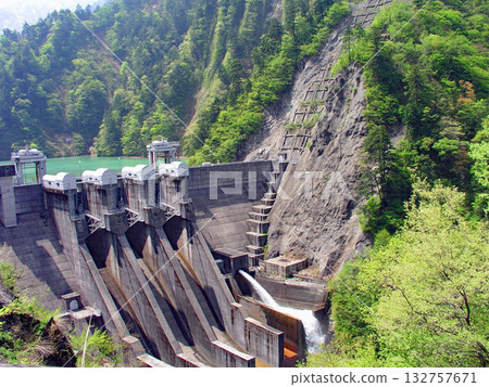 黑部川大腳平水壩，黑部峽鐵道，黑部市，富山縣 132757671