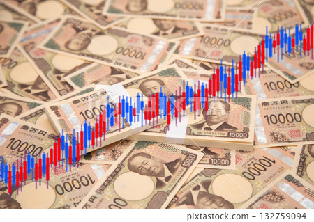 Many 10,000 yen bills and candlestick chart 132759094