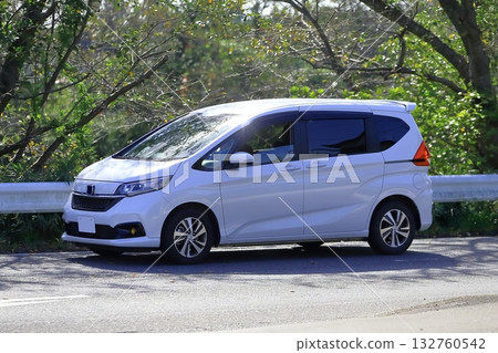 白色小型貨車圖像 132760542