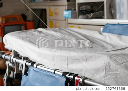 ambulance  132761866