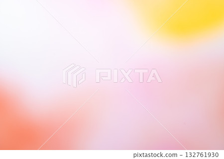 粉紅色和黃色的柔和漸層背景 132761930