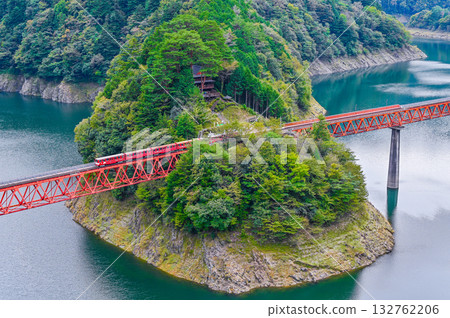 Lake Okuoiko Station, Shizuoka Prefecture 132762206