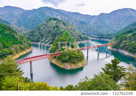 Lake Okuoiko Station, Shizuoka Prefecture 132762209