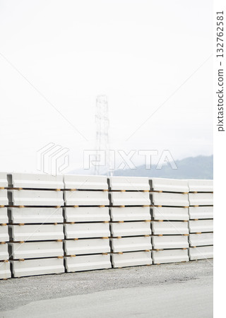 物料儲存區堆放的物料 132762581