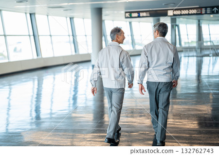 Senior man wearing work clothes Senior man wearing work clothes 132762743