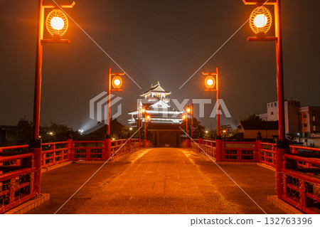 Aichi Prefecture: Kiyosu Castle and rainy night view Aichi Prefecture: Kiyosu Castle and rainy night view 132763396
