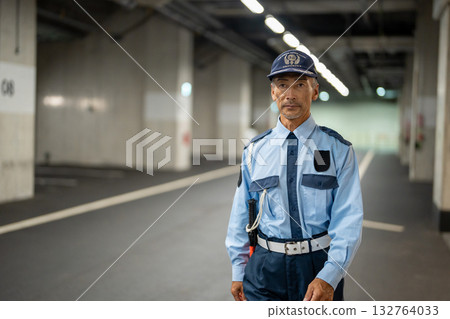 保安，老人 132764033