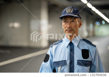 保安，老人 132764036