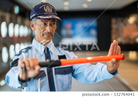 Security guard, senior man Security guard, senior man 132764041