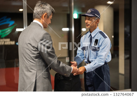 Security guard, baggage inspection, guard 132764067