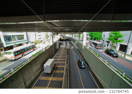 Metropolitan Expressway Route 3 Shibuya Line and main road traffic [Urban image] 132764745