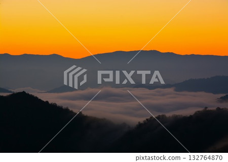 Shiori Pass waterfall cloud scenery in Uonuma City, Niigata Prefecture Shiori Pass waterfall cloud scenery in Uonuma City, Niigata Prefecture 132764870