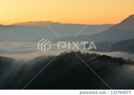 Shiori Pass waterfall cloud scenery in Uonuma City, Niigata Prefecture Shiori Pass waterfall cloud scenery in Uonuma City, Niigata Prefecture 132764873