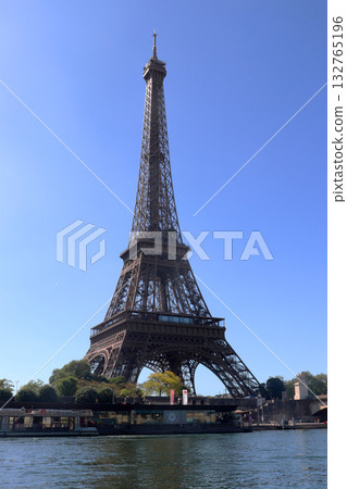 Eiffel Tower 132765196