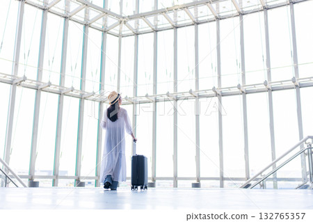婦女去旅行 132765357