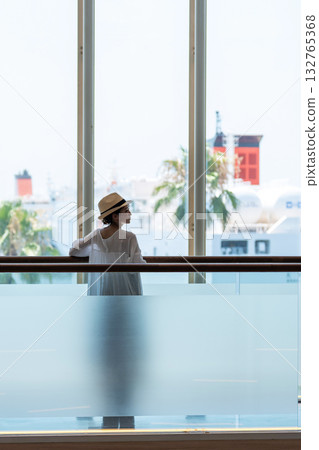 Women going on a trip 132765368