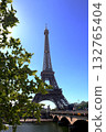 Eiffel Tower 132765404