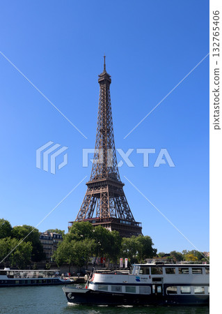 Eiffel Tower Eiffel Tower 132765406