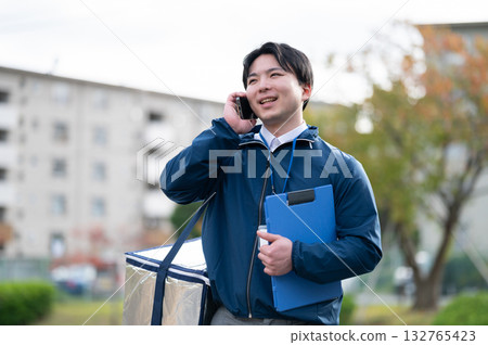 送貨員 132765423