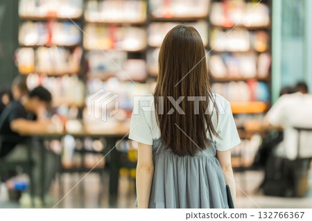 大學生，圖書館，女性 132766367