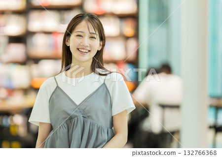 大學生，圖書館，女性 132766368