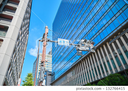 文京區,富坂下十字路口,文京花園門塔,晴空萬裡 文京區,富坂下十字路口,文京花園門塔,晴空萬裡 132766415